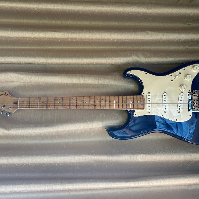Fender Custom Shop Custom Deluxe Stratocasterの画像